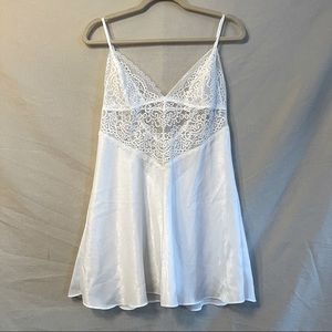 In Bloom by Jonquil White Silky Lacey Bridal Slip